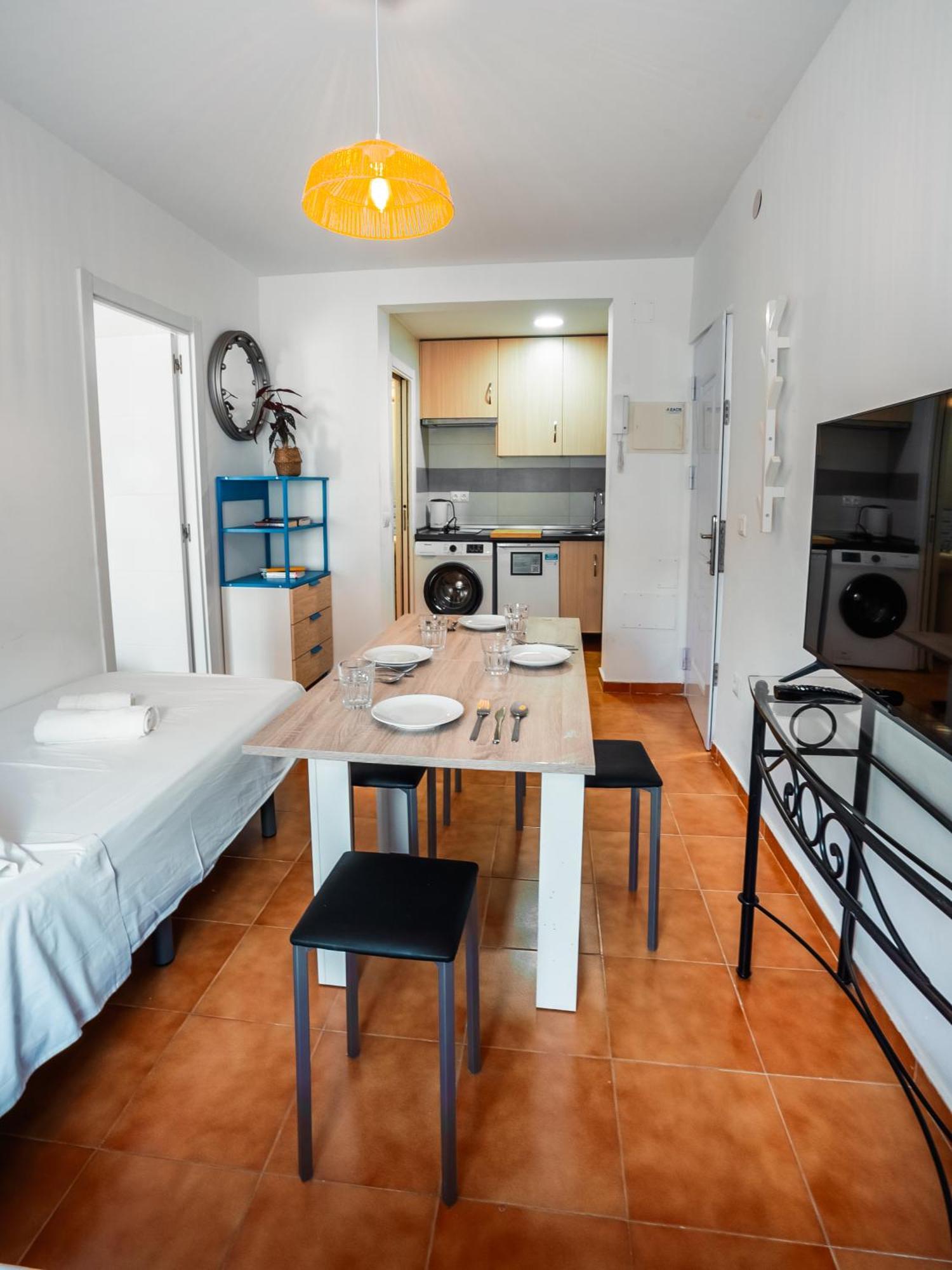 Escuela Village Marbella Ngoại thất bức ảnh