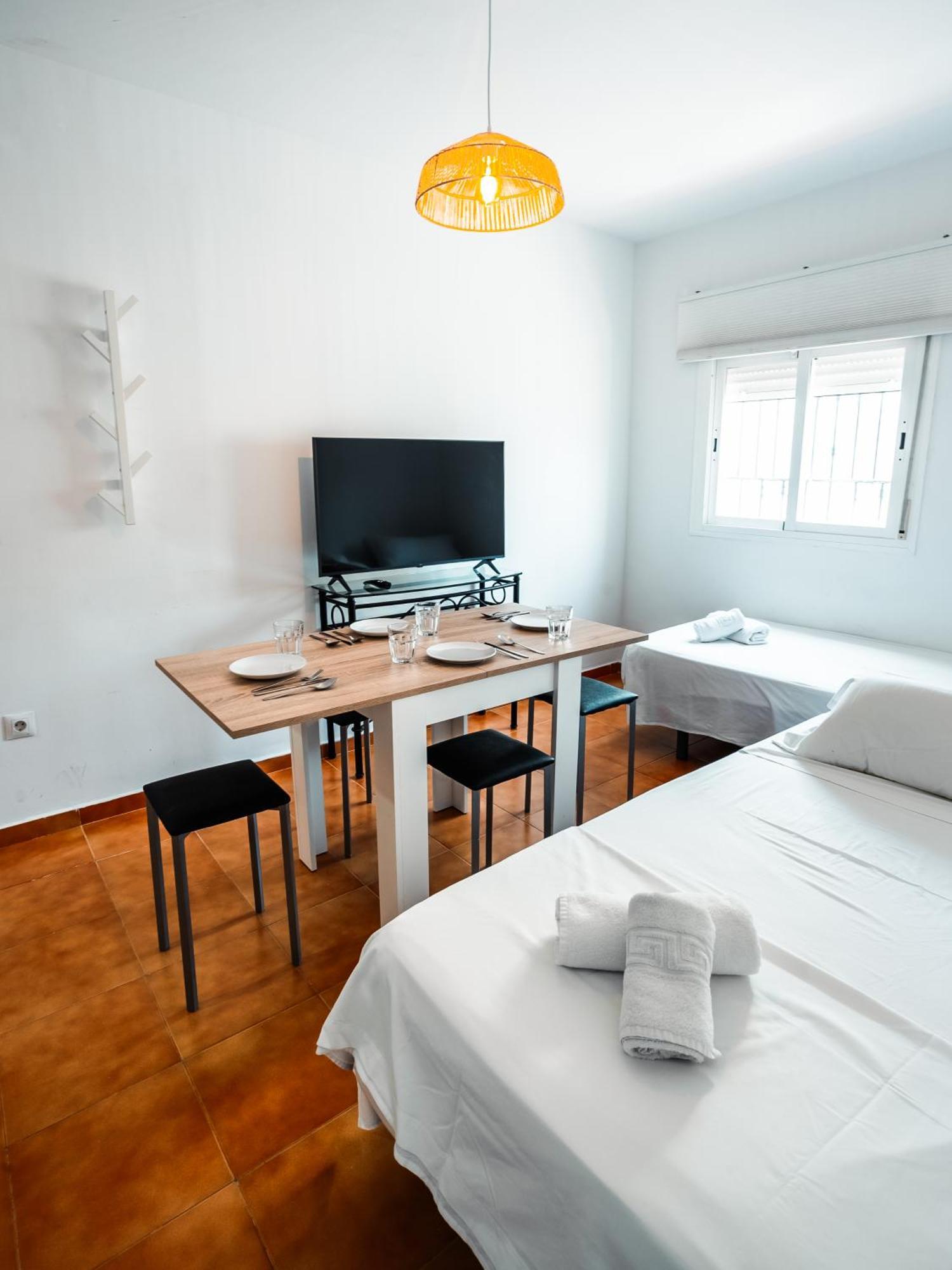 Escuela Village Marbella Ngoại thất bức ảnh