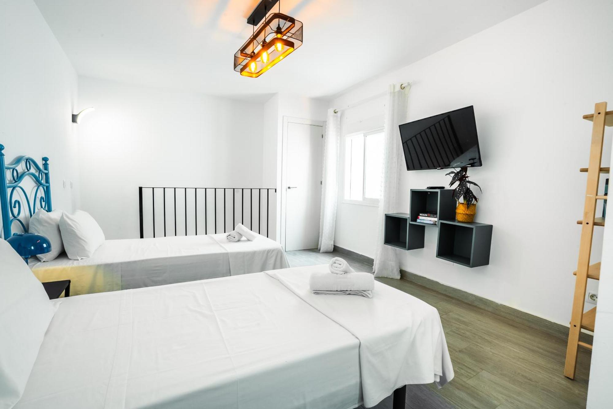 Escuela Village Marbella Ngoại thất bức ảnh