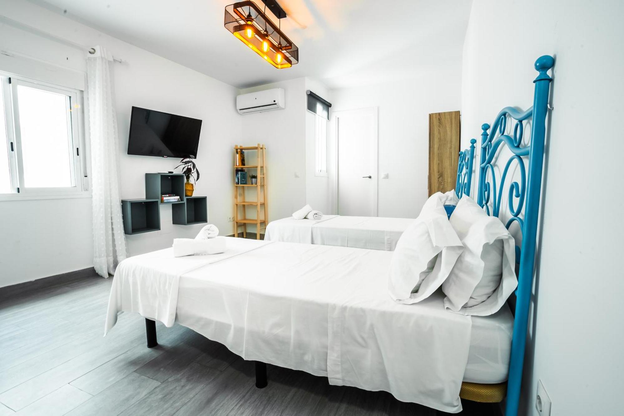 Escuela Village Marbella Ngoại thất bức ảnh